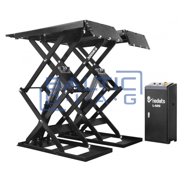 The double scissor lift is 3000 kg mounted on the floor