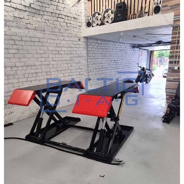 Mobile mid-rise scissor lift for vehicles BD-S2
