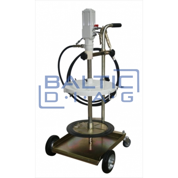 Grease pump for grease on wheels