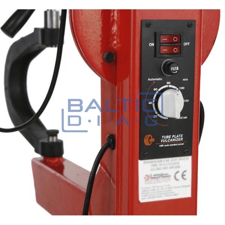 Vulcanizer for rotating tires