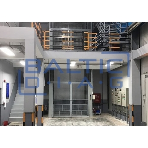Four-column freight elevator with a network of 3-10m Four-column freight elevator with a network of 3-10m