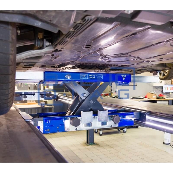 Extra wide hydraulic axle lift AC-Hydraulic 2.6 tons
