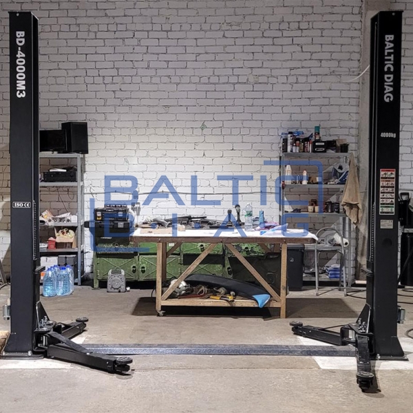 Double column lifter with mechanical claw locking and 2 + 3 stage claws, 4T BD-4000M3