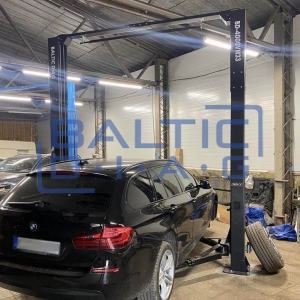 Double post lift with over top synchronization and 3 + 3 arms, 4T BD-4000VM33 Double post lift with over top synchronization and 3 + 3 arms, 4T BD-4000VM33