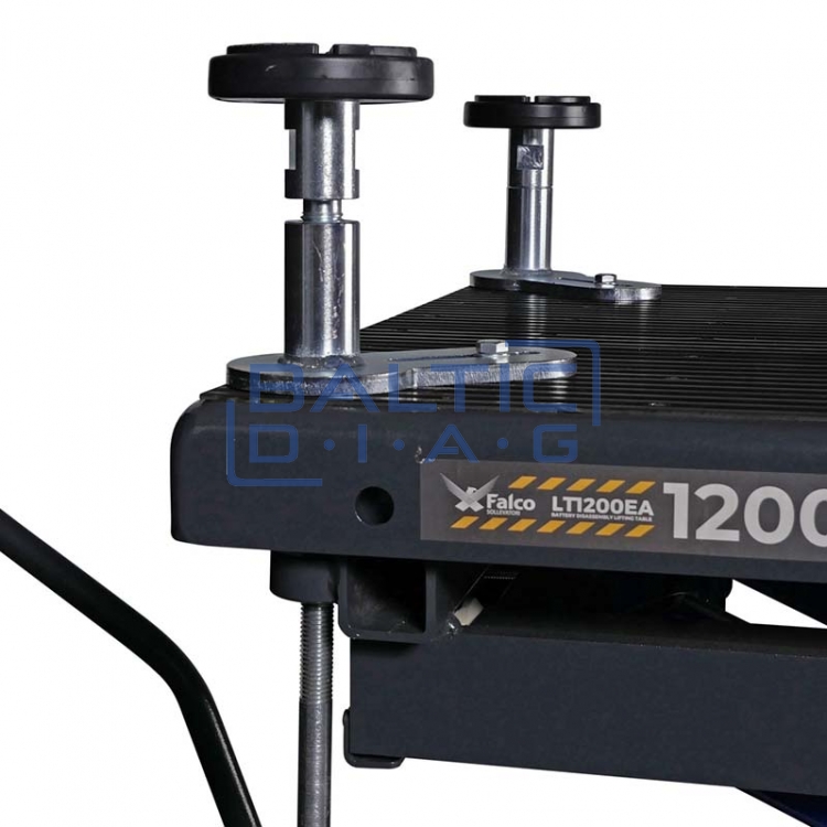 Mobile electro-hydraulic scissor lift for electric cars 1200 kg