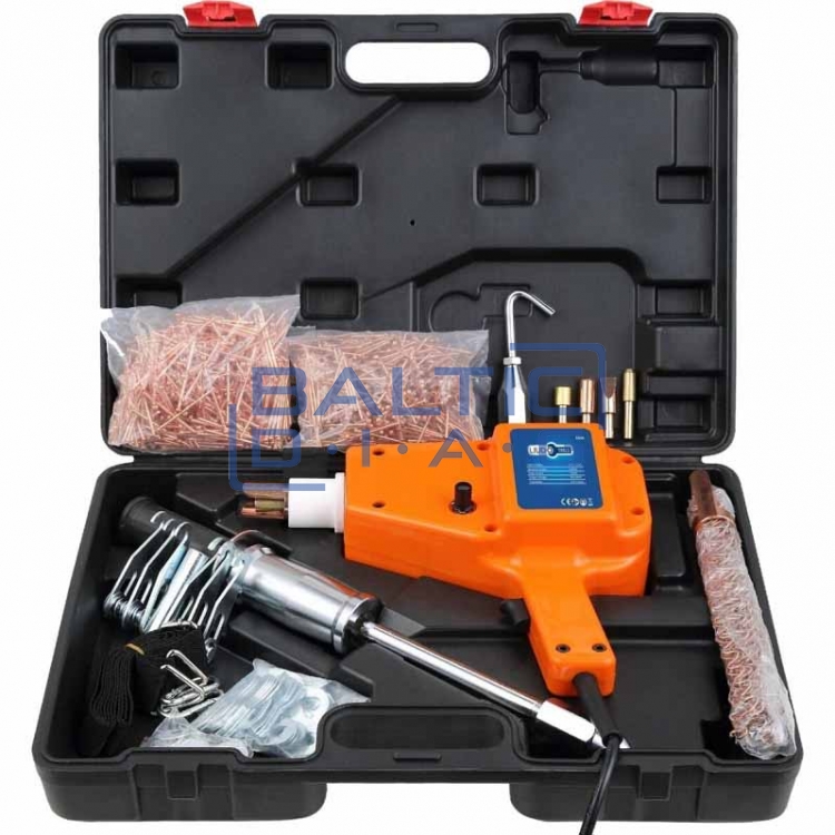 Spot welding device for studs, for ironing car bodies