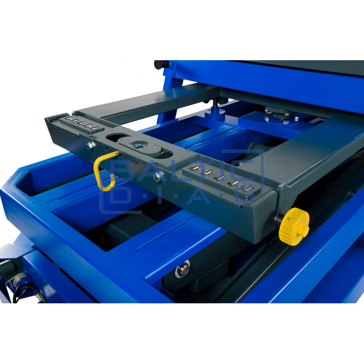 Electrohydraulic, mobile scissor lift for electric cars BT1200