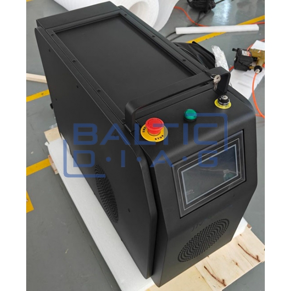 Pulsed laser cleaning device