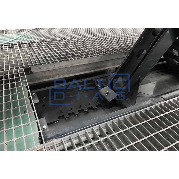 Mid-rise scissor lift for body painting work PrepLift