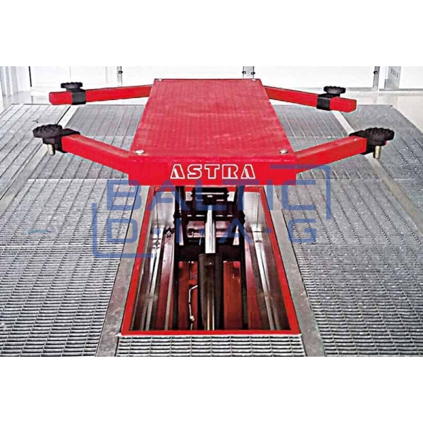 Mid-rise scissor lift for body painting work PrepLift