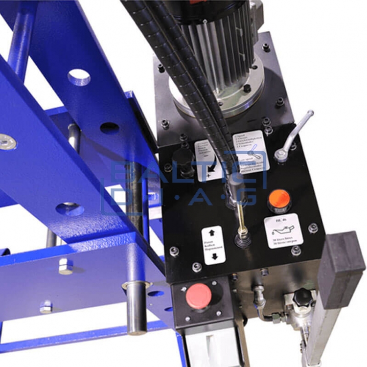 160 ton hydraulic press M/H-M/C-2, working width 1500 mm RHTC