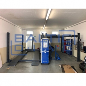 Four-post parking lift Standard
