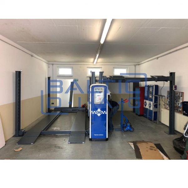 Four-post parking lift Standard
