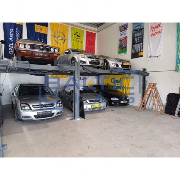 Four-post, four-car parking lift