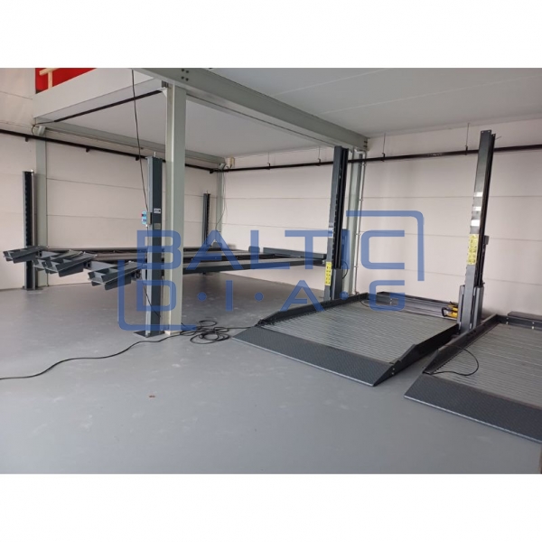 Four-post, four-car parking lift