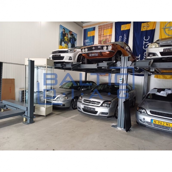 Four-post, four-car parking lift
