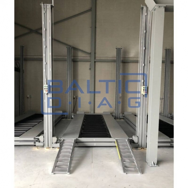 Four-post triple parking lift