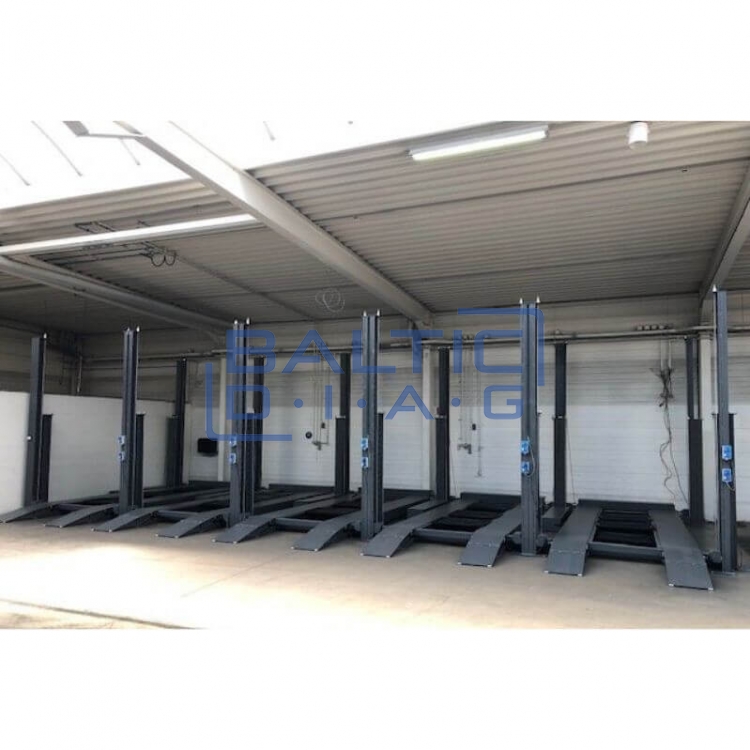 Four-post triple parking lift