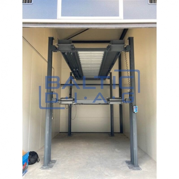 Four-post triple parking lift