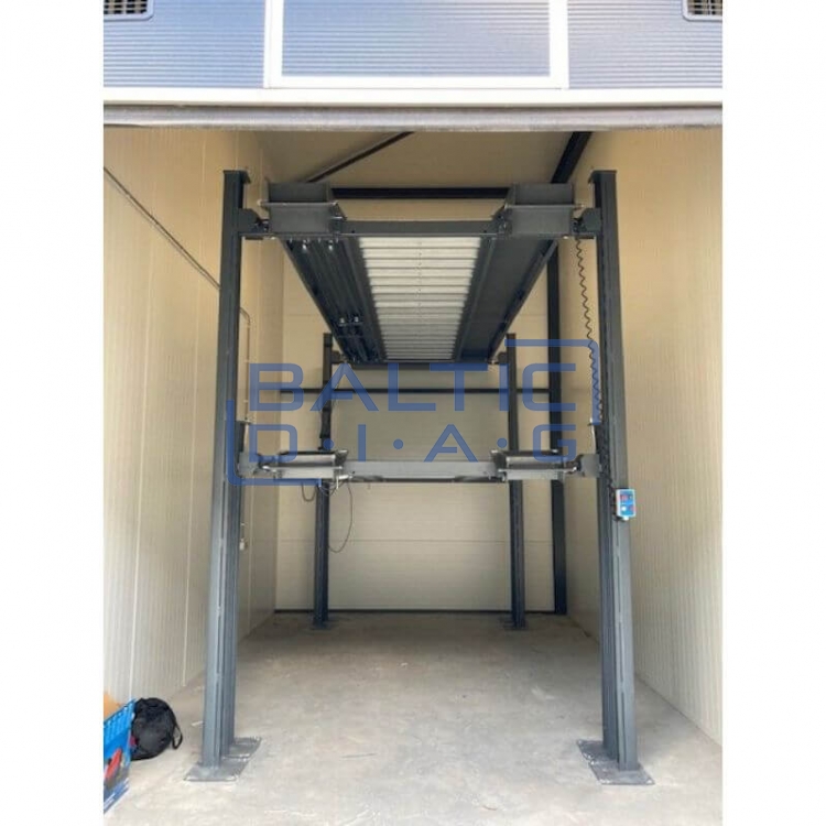 Four-post triple parking lift