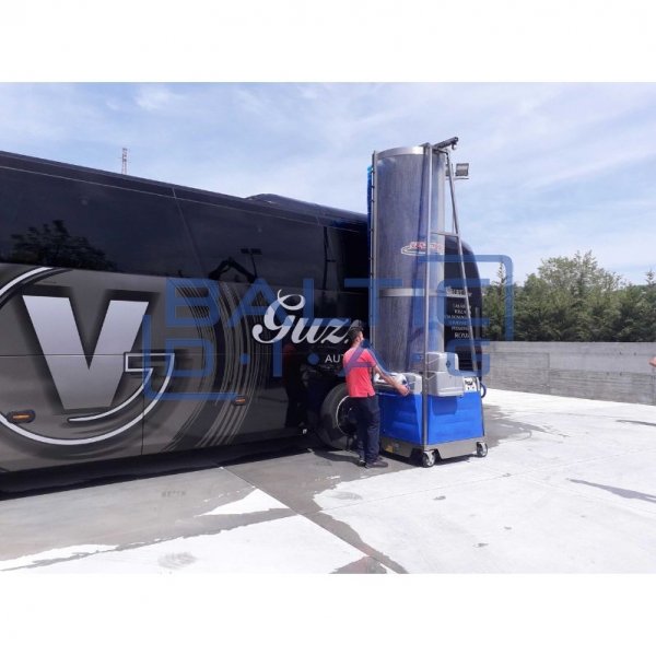 Savaeigė dyzelinė autobusų ir sunkvežimių plovimo mašina Speedy Wash A225 LX – CH
