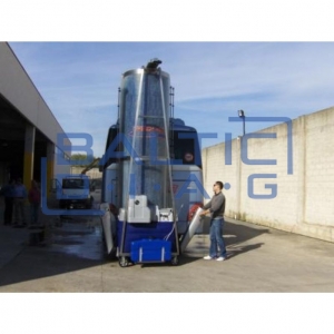 Self-propelled bus and truck diesel washing machine Speedy Wash A225 EZ