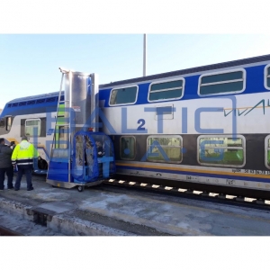 Savaeigė akumuliatorinė autobusų ir sunkvežimių plovimo mašina Speedy Wash PONY LX