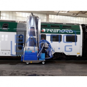 Self-propelled battery-powered bus and truck washing machine Speedy Wash PONY LX