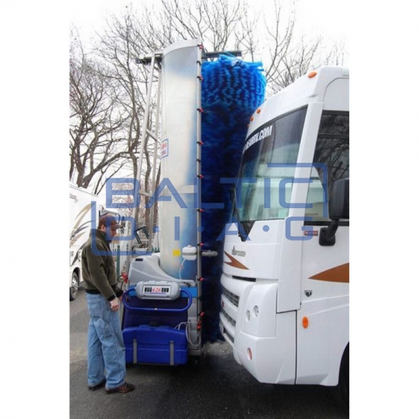 Self-propelled battery-powered bus and truck washing machine SW 626 LX