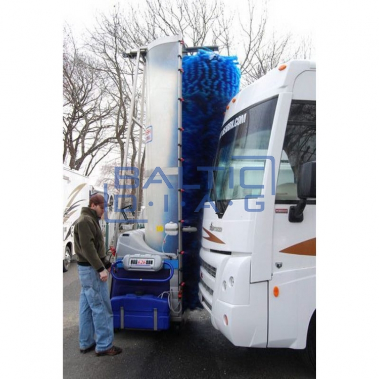 Self-propelled battery-powered bus and truck washing machine SW 626 LX