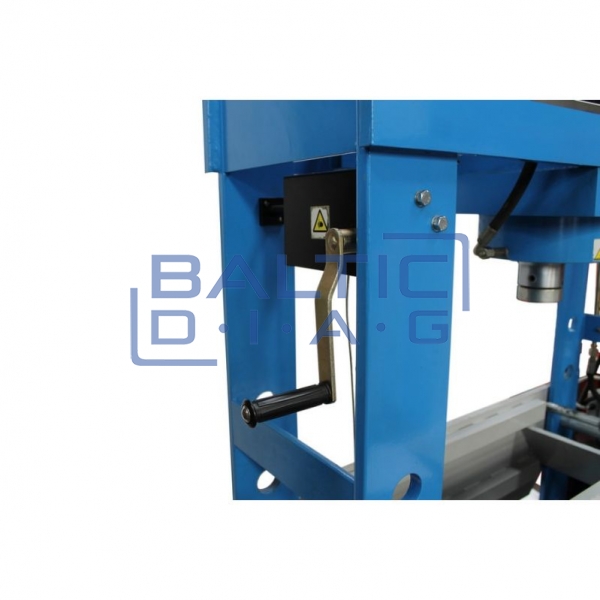 Electric press with hand winch 150 ton Mammuth