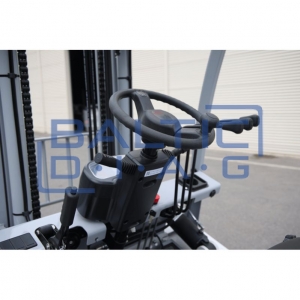 Electric forklift 3000 kg FORK LK30e-30