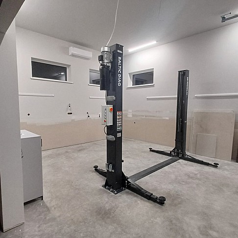 Double post lifter with electromagnetic safety locking, 3 + 3-steps arms 4t BD-4000EL33