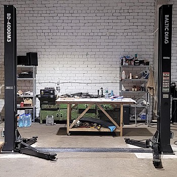 Double column lifter with mechanical claw locking and 2 + 3 stage claws, 4T BD-4000M3