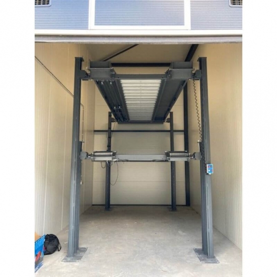 Four-post triple parking lift