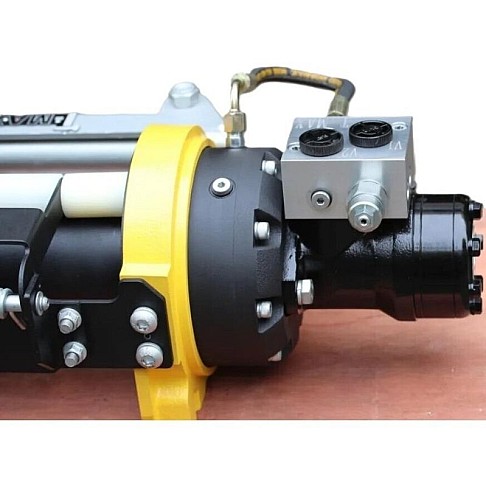 Hydraulic winch 24V, 10215 kg with remote control system