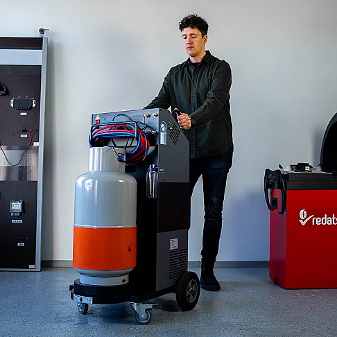 Automatinė sunkiojo transporto kondicionierių pildymo stotelė BD-10A R134a