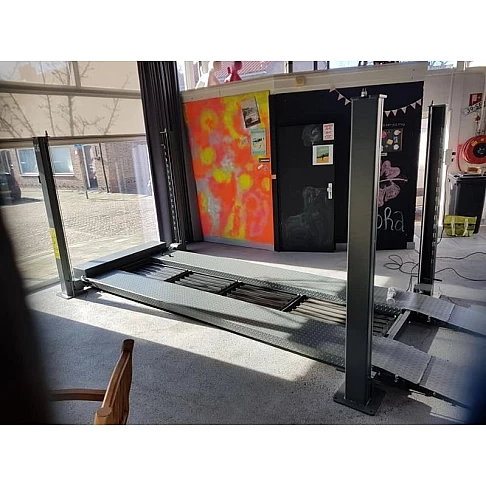 Четырёхстоечный парковочный подъёмник Extra