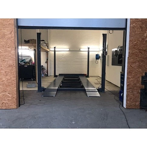 Четырёхстоечный парковочный подъёмник Extra