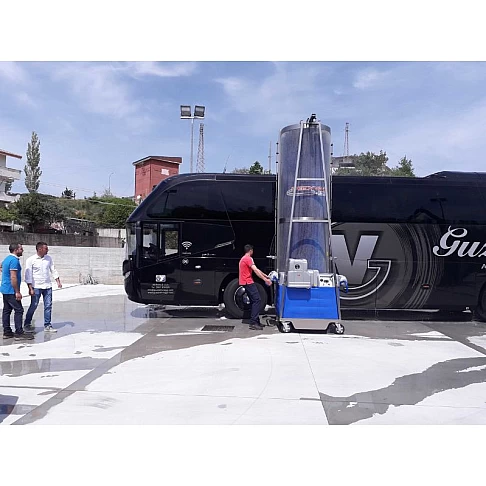 Self-propelled bus and truck washing diesel machine Speedy Wash A225 LX – CH