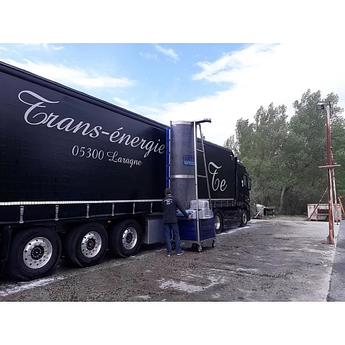 Self-propelled bus and truck washing diesel machine Speedy Wash A225 LX – CH