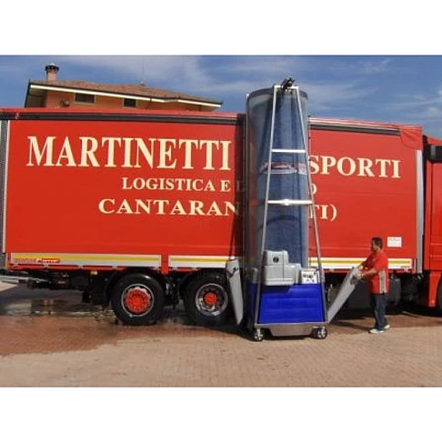 Self-propelled bus and truck diesel washing machine Speedy Wash A225 EZ