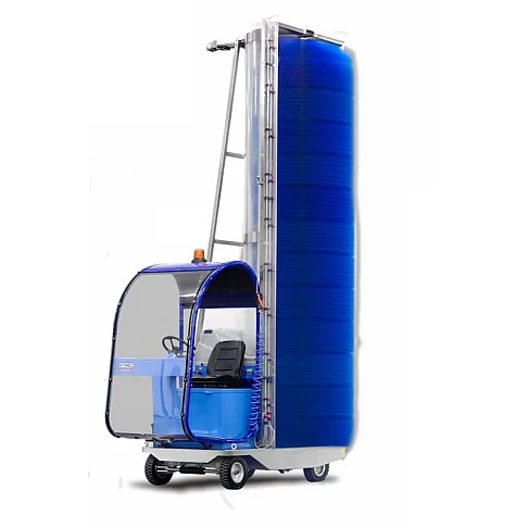 Self-propelled battery-powered bus and truck washing machine Speedy Wash PONY LX