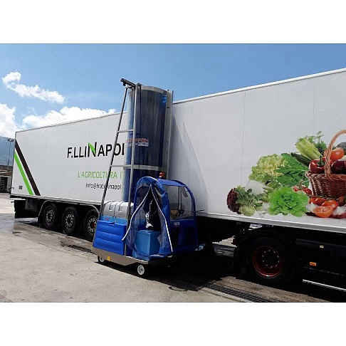 Self-propelled battery-powered bus and truck washing machine Speedy Wash PONY LX