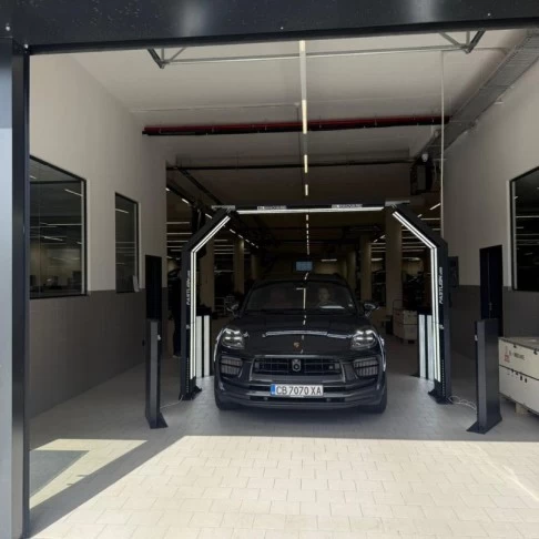 Bekontaktė ratų suvedimo ir automatinė kėbulo pažeidimų patikros sistema INNOVARE FASTLIGN PLUS