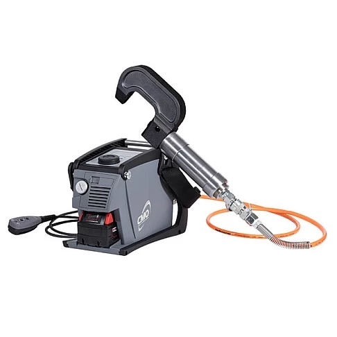 Battery-operated electro-hydraulic riveting tool