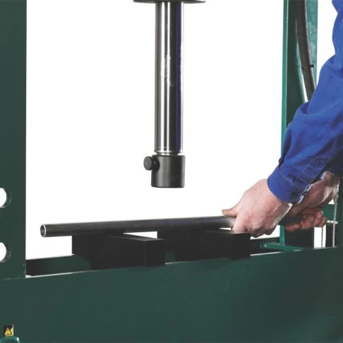 Elektrohidraulinis presas 100 tonų EP 100 D