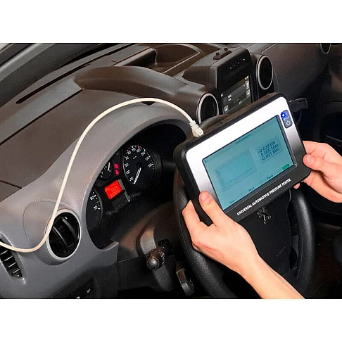 Universal digital pressure tester HU35025