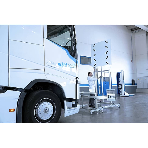 Truck driver assistance system calibration equipment Jaltest ADAS