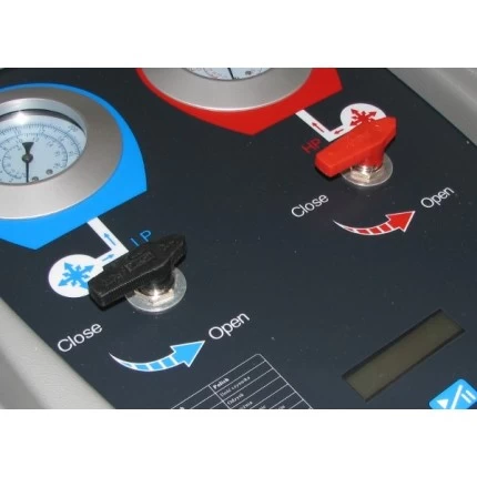 Semi-automatic air conditioning service station BD 220